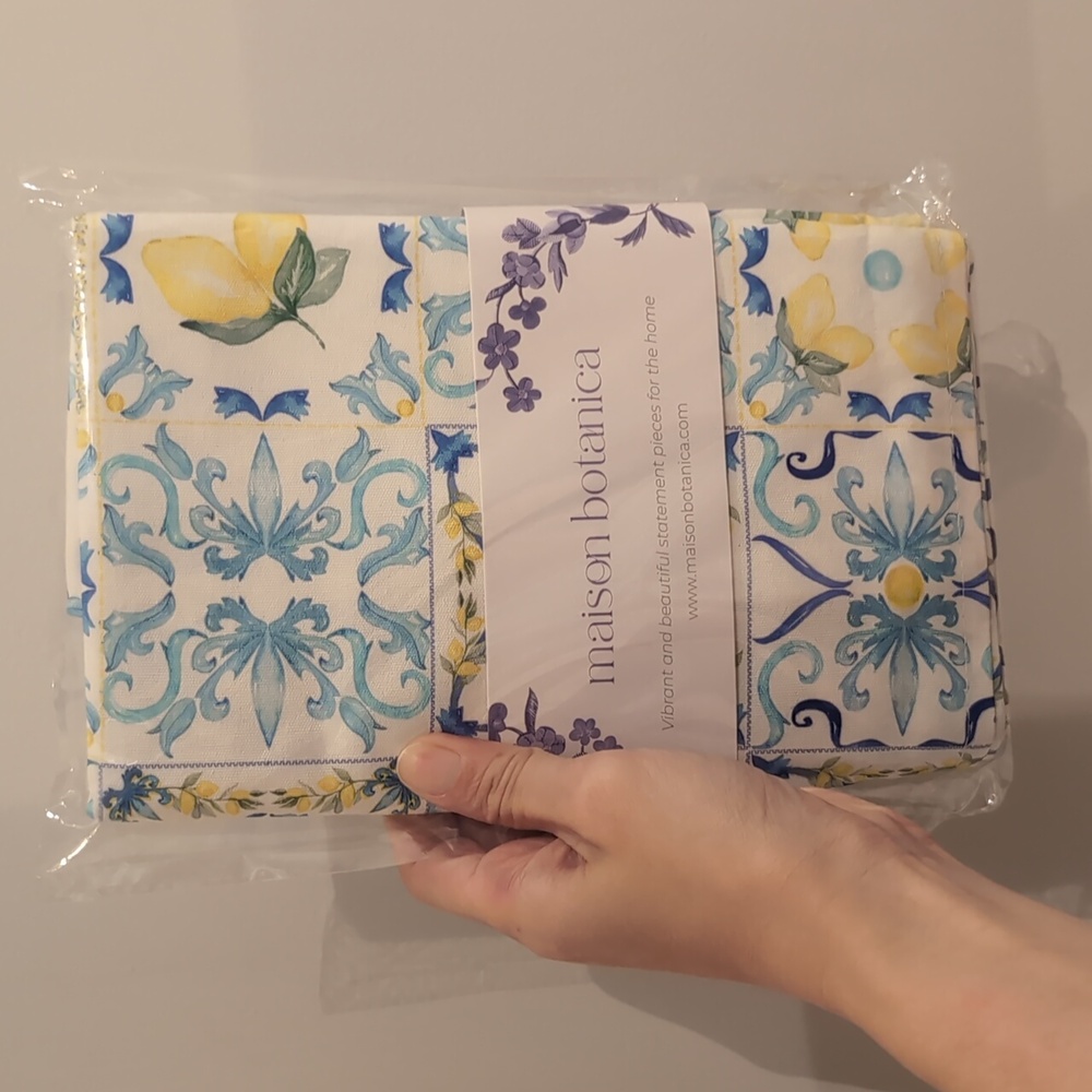 Floral Patterned Table Runner - Picture 3 of 3